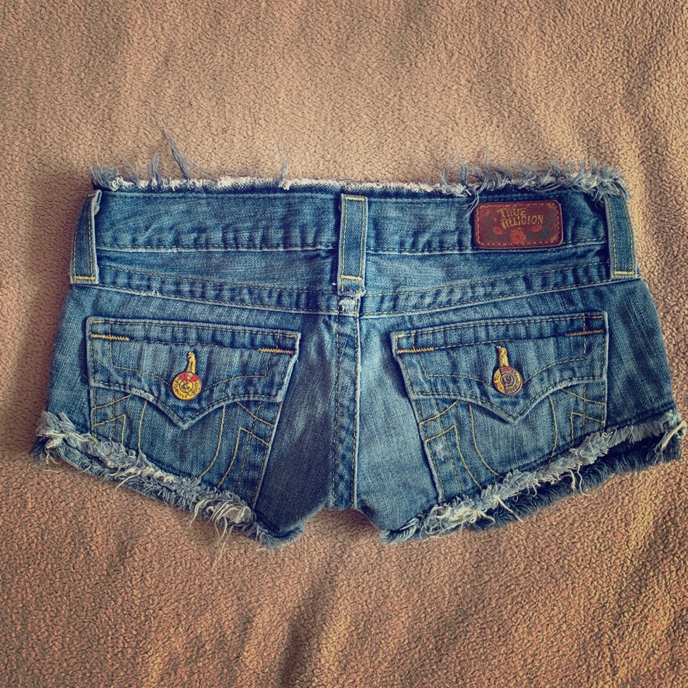 True Religion Women’s Joey Cutoff Shorts